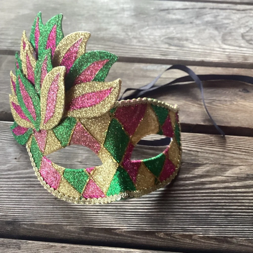 Mardi Gras Mask and Garland